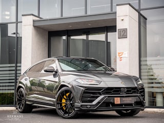 Lamborghini Urus 4.0 V8 / Carbon / 4-seats / B&O 3D / Dealer