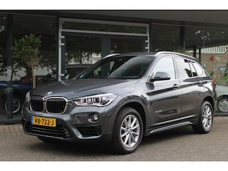 BMW X1 sDrive20i High Executive | Head-Up Display | Afneembare Trekhaak | Lederen bekleding |