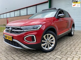 Volkswagen T-Roc 1.5 TSI Automaat Panorama Navi Carplay