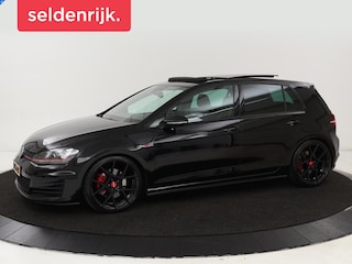 Volkswagen Golf 2.0 TSI GTI | Panoramadak | Stoelverwarming | Carplay | Camera | Sportstoelen | Climate control | Parkeerhulp | Cruise control | 19'' lichtmetalen velgen