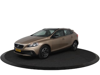 Volvo V40 T4 Momentum | Panoramadak | Parkeercamera | Trekhaak |