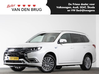 Mitsubishi Outlander Instyle 2.4 PHEV 225pk | Schuifdak | Lederen bekleding | Achteruitrijcamera | Trekhaak | Adaptieve Cruise Control |