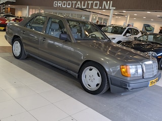 Mercedes-Benz 200-serie 200-500 (W124) 230 E Automaat NAP, Airco, Schuif-/Kanteldak elek., Trekhaak