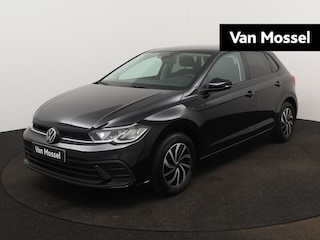 Volkswagen Polo 1.0 TSI Life Edition 95 PK | Draadloze Apple carplay | Achteruitrijcamera  | Parkeersensoren | Travel Assist | LED Verlichting | 15" inch "Essex" LMV |