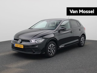 Volkswagen Polo 1.0 TSI Life Edition | Parkeersensoren achter | Achteruitrijcamera | Apple Carplay draadloos | Android Auto draadloos | Digitale cockpit | 15 inch lichtmetalen velgen |  Vierseizoensbanden