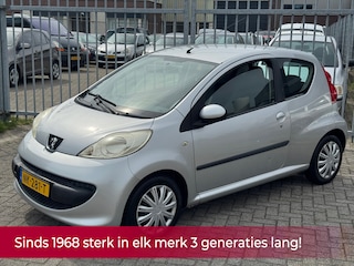 Peugeot 107 1.0-12V XR! Airco l Elek pakket l Toerenteller l Stuurbekrachtiging l AUX! GOED ONDERHOUDEN!