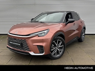 Lexus LBX Emotion 1.5 Hybrid 2WD | Navigatie | Camera | Leder | Stoel/stuurverw. | Ad. Cruise | PDC V+A | LMV 18 inch | Sonnic Copper Bi-Tone