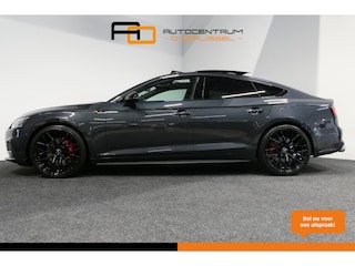 Audi A5 Sportback 3.0 TFSI S5 quattro / Panoramadak / Carbon interieur delen / Elektr. verstelbare voorstoelen + massage / RS Sportstoelen / Sport uitlaat / 20'' LMV / Matrix LED koplampen / Stoelverwarming / Audi Sound System / Dynamische achterlichten / Cruise Control / Navigatie / DAB / Sportonderstel / Luxe lederen bekleding