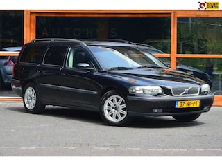Volvo V70 2.4 Edition II | DEALER Onderhouden | Cruise control | Trekhaak | Extra Getint Glas | Leer | 306,000KM |
