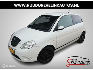 Lancia Ypsilon 1.4-16V 95 PK H6 Airco Lichtmetalen Velgen DonkerGlas Leer/Alcantara
