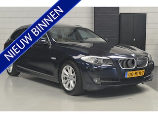 BMW 5-serie Touring 523i High Executive // NAVI // LEDER // ELECTRISCHE TREKHAAK // PANORAMADAK // CLIMA //