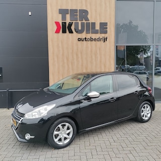 Peugeot 208 1.2 VTI OXYGO 2014 Navi 5 Drs