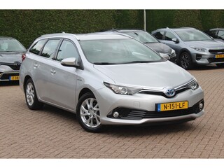 Toyota Auris Touring Sports 1.8 Hybrid Lease pro / Camera / Navigatie / 16'' / Keyless / DAB / Cruise Control