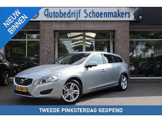Volvo V60 2.0T Momentum TREKHAAK LEER LANE-ASSIST BLISS CRUISE CLIMA NAVI ELEC-SPIEGELS NAP 2XPDC 17''LMV