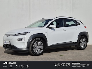 Hyundai Kona EV Comfort 64 kWh Automaat / Apple Carplay Android Auto / Adaptief cruise control / Krell Audio systeem / Achteruitrijcamera / Stuur- en Stoelverwarming / Warmtepomp /