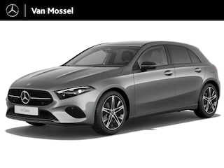 Mercedes-Benz A-klasse 180 Luxury Line / Stoelverwarming / Achteruitrijcamera / Burmester-Geluidssysteem / Night-Pakket / Panaroma-schuifdak /