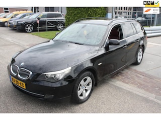BMW 5-serie Touring 520i Corporate Lease Business Line leer,trekhaak,navi,pano