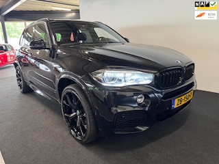 BMW X5 XDrive50i High Executive / 4.4 V8 Zwart / Pano / Harman Kardon