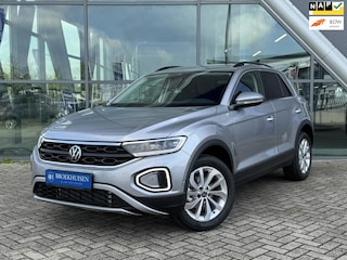 Volkswagen T-Roc 1.5 TSI Life Anniversary Model 150pk Automaat / Camera / Stoel-Stuur verwarming / IQ Light