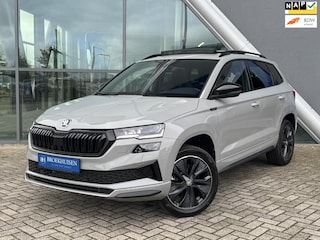 Skoda Karoq 1.5 TSI ACT Sportline Black Style 150pk Automaat / Panoramadak / Trekhaak / Camera
