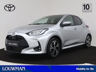 Toyota Yaris 1.5 Hybrid 115 First Edition | Navigatie | All-season banden | Laadvloerbeschermer |