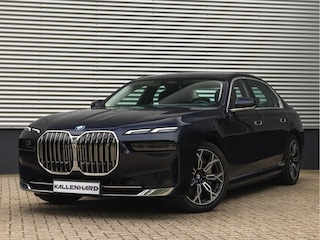 BMW i7 xDrive60 - Stoelverwarming voor + achter - Head-up Display - 106kWh
