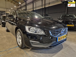 Volvo V60 1.5 T3 Summum - Automaat - Leder - Stoelverw - Clima - Cruise - Navi - Afn Trekhaak - Kinderzitjes
