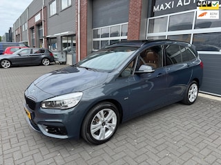 BMW 2-serie Tourer 220i 192PK 7p. High Executive Pano Leder H/K