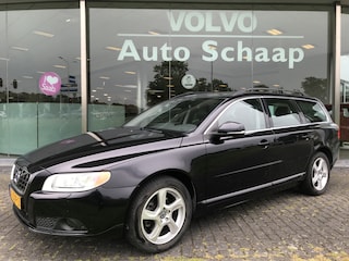 Volvo V70 1.6 T4 Limited Ed. Family Line Automaat | Rijklaar incl garantie | Navigatie Trekhaak Xenon Parkeersensoren voor