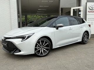 Toyota Corolla Touring Sport Hybrid 180 GR Sport Automaat 178Pk | Nieuw | Blind Spot Monitor | 18 inch | Verwarmde voorstoelen |