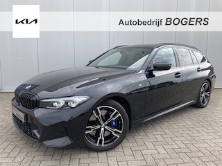 BMW 3-serie Touring M-Sport Automaat 330i Wegklapbare trekhaak, Achteruitrijcamera, Lederen bekleding, PDC v+a