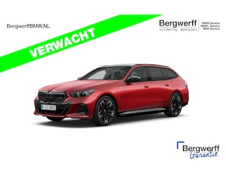 BMW i5 Touring M60 xDrive - Onderstel Prof - Pano - Carbon IN+Exterieur - Bowers & Wilkins