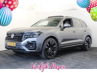 Volkswagen Touareg 3.0 TDI R-Line |Pano|Trekhaak|Achterbank verw.|