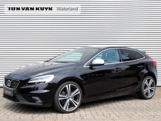 Volvo V40 T3 Automaat Polar+ Sport R-Design / Afneembare Trekhaak/ Standkachel / Panoramadak / 19" velgen / Harman Kardon / Verwarmbare Voorstoelen / Getint Glas