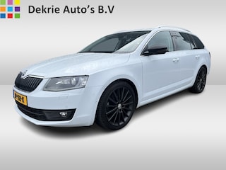 Skoda Octavia Combi 2.0 TDI 150PK Greentech Style Businessline / Navi / Cruise-ctr. / Park-assist / 18" Lmv / Trekhaak / Privacy glass / Canton audio / Apk juni-20226