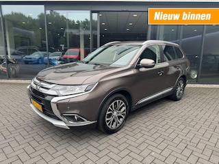 Mitsubishi Outlander 2.0 Instyle 7-Pers, Full Options,Leder,Schuifdak,Keyless,Trekhk,