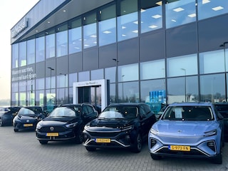 MG 5 Electric Long Range Luxury 61 kWh MG 5 Long Range Luxury 61 kWh | 380 km WLTP | Voorraaddeal Fiscaal nu € 34.383,- | Netto bijtelling vanaf € 183,- per maand