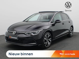 Volkswagen Golf 1.4 eHybrid Style 204 PK DSG Matrix LED, Panoramadak, Achteruitrijcamera, Side Assist, Stoelverwarming, 18" LM Velgen Bergamo
