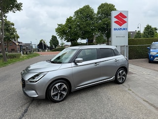 Suzuki Swift 1.2 Style Smart Hybrid MODEL 2025 // Nieuwstaat // Cruise // PDC // Carplay & Android auto // Rijklaarprijs!