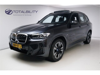 BMW iX3 M-Sport Shadowline 80 kWh 286 PK | Pano | Leer | Elect. stoelen best. met geh. | Camera | Parkeerassistent pakket Licht- en regensensor, PDC, Sportstoelen, Stoelverwarming, Led, Camera