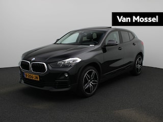 BMW X2 sDrive18i High Executive | Automaat | Climate Control | Panoramadak | Achteruitrijcamera | Lederen Bekleding | Lichtmetalen Velgen |