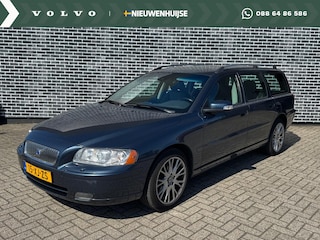 Volvo V70 2.4 Edition Sport | Trekhaak | Niveau regeling | Bi-Xenon | Parkeersensoren | Memory | Stoelverwarming | Leder |