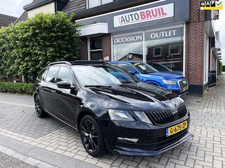 Skoda Octavia Combi 1.5 TSI Greentech Sport Business Aut. Black Line|Schuifd.|Navi|Trekh|NL-auto