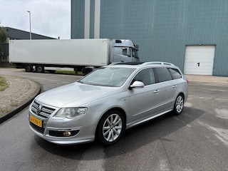 Volkswagen Passat Variant 1.8 TFSI Highline 6-Bak 161 PK. Prachtige en goed onderhouden auto van de tweede eigenaar !!!