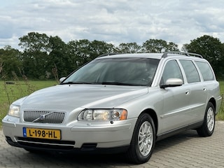 Volvo V70 2.4 AUT 7 PERS STL VERW DAKSPOILER TREKH SUPER MOOI