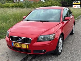 Volvo S40 2.4i Elan Automaat ECC Audio/CD Electric pakket PDC LMV 16" ABS EBD Cruisecontrol Colorpakket Dealeronderhoud Nieuwe Apk