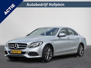 Mercedes-Benz C-klasse 180 Prestige Automaat | Garmin® MAP PILOT Navigatie | LED Verlichting | Panoramaschuifdak, Elektrisch | Stoelverwarming | Parkeersensoren | Automatische Airco | 17"Lmv | Halfleer | Sportstoelen  ( Vestiging - Vianen) )