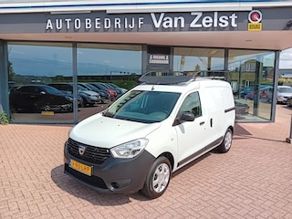 Dacia Dokker 1.3 TCE, Airco, Multimediasysteem, Navigatie, Cruise control, Elektrische ramen,, Elektrische spiegels, Centrale vergrendeling met afstandsbediening, Imperial met rol bar, Parkeersensoren Grijs kenteken, BOVAG