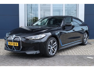 BMW i4 eDrive40 84 kWh | Adaptieve Cruise | 360' Camera | Stoel+Stuurverwarming | Elektr. klep | Navi | Carplay