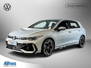 Volkswagen Golf 1.5 eTSI R-Line / 18 inch lichtmetaal / Assistance Pakket / Matrix-ledkoplampen / Verwarmbare voorstoelen